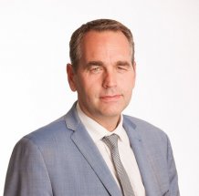 Lee Elliot Major